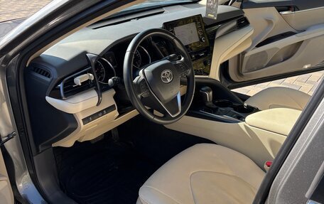 Toyota Camry, 2022 год, 3 050 000 рублей, 4 фотография