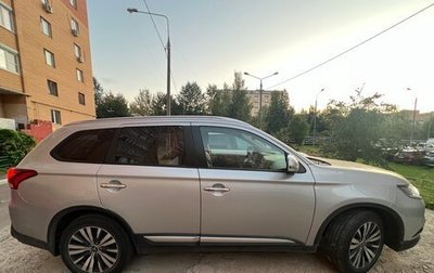 Mitsubishi Outlander III рестайлинг 3, 2021 год, 3 500 000 рублей, 1 фотография
