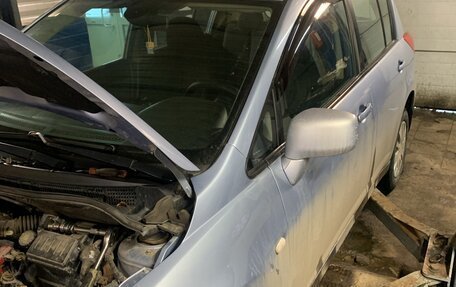 Nissan Tiida, 2010 год, 650 000 рублей, 2 фотография