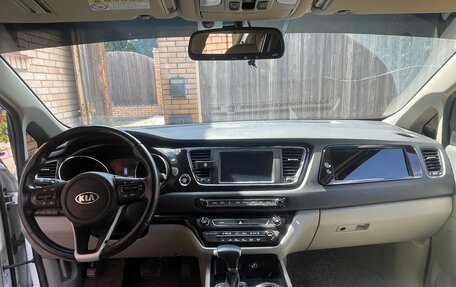 KIA Carnival III, 2018 год, 2 590 000 рублей, 8 фотография