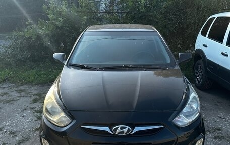 Hyundai Solaris II рестайлинг, 2012 год, 700 000 рублей, 2 фотография