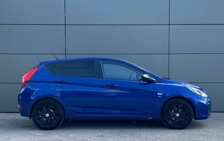 Hyundai Solaris II рестайлинг, 2013 год, 800 000 рублей, 5 фотография