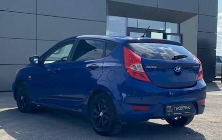 Hyundai Solaris II рестайлинг, 2013 год, 800 000 рублей, 8 фотография