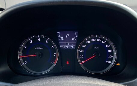 Hyundai Solaris II рестайлинг, 2013 год, 800 000 рублей, 16 фотография