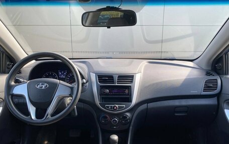 Hyundai Solaris II рестайлинг, 2013 год, 800 000 рублей, 17 фотография