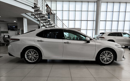 Toyota Camry, 2021 год, 3 350 000 рублей, 4 фотография