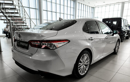 Toyota Camry, 2021 год, 3 350 000 рублей, 5 фотография