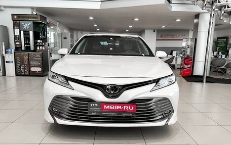 Toyota Camry, 2021 год, 3 350 000 рублей, 2 фотография