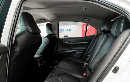 Toyota Camry, 2021 год, 3 350 000 рублей, 12 фотография