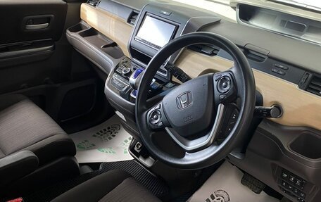 Honda Freed II, 2016 год, 1 690 000 рублей, 7 фотография