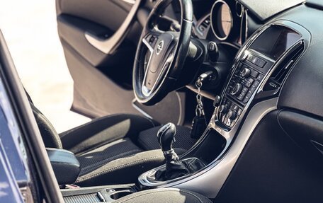 Opel Astra J, 2011 год, 599 999 рублей, 9 фотография