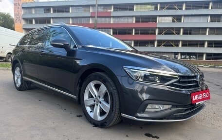 Volkswagen Passat B8 рестайлинг, 2019 год, 2 400 000 рублей, 4 фотография