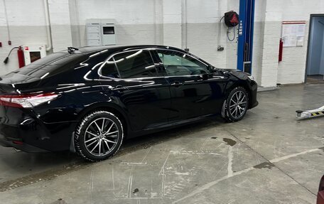 Toyota Camry, 2021 год, 3 300 000 рублей, 5 фотография