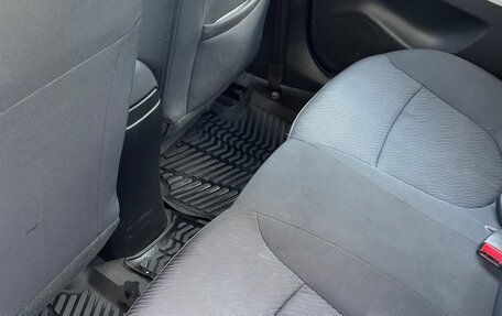 Hyundai Solaris II рестайлинг, 2012 год, 1 200 000 рублей, 13 фотография