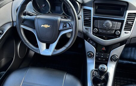 Chevrolet Cruze II, 2011 год, 905 000 рублей, 14 фотография