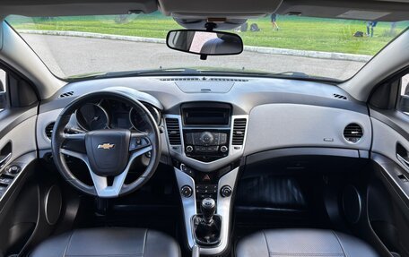 Chevrolet Cruze II, 2011 год, 905 000 рублей, 15 фотография