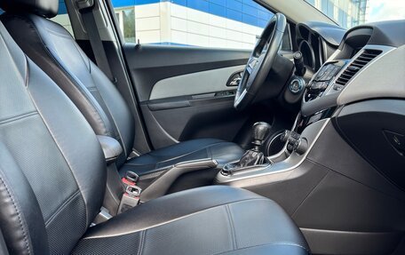 Chevrolet Cruze II, 2011 год, 905 000 рублей, 17 фотография