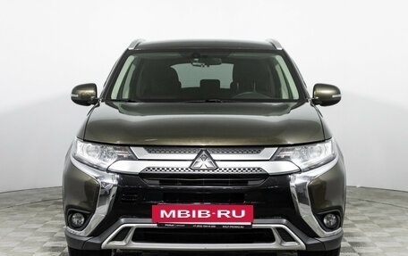 Mitsubishi Outlander III рестайлинг 3, 2018 год, 1 949 700 рублей, 2 фотография