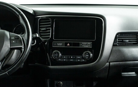 Mitsubishi Outlander III рестайлинг 3, 2018 год, 1 949 700 рублей, 14 фотография