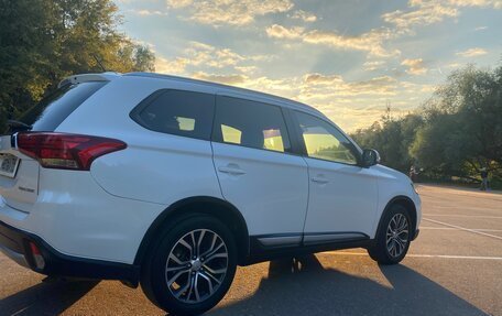 Mitsubishi Outlander III рестайлинг 3, 2015 год, 1 640 000 рублей, 6 фотография