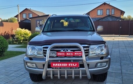 Toyota Land Cruiser 100 рестайлинг 2, 2006 год, 2 600 000 рублей, 1 фотография