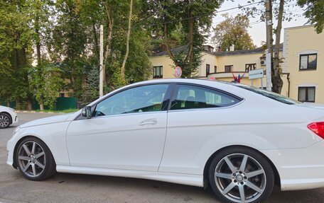 Mercedes-Benz C-Класс, 2011 год, 1 750 000 рублей, 4 фотография