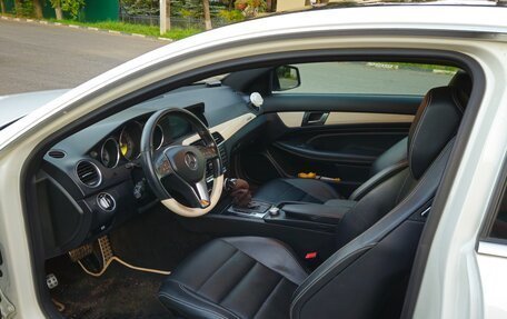Mercedes-Benz C-Класс, 2011 год, 1 750 000 рублей, 5 фотография