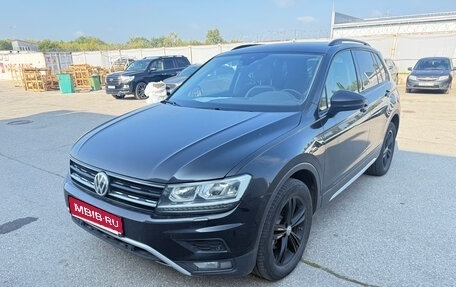 Volkswagen Tiguan II, 2019 год, 2 400 000 рублей, 1 фотография