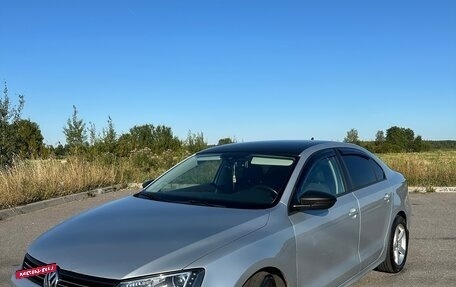 Volkswagen Jetta VI, 2013 год, 990 000 рублей, 3 фотография