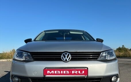 Volkswagen Jetta VI, 2013 год, 990 000 рублей, 2 фотография