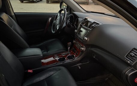Toyota Highlander III, 2011 год, 2 100 000 рублей, 8 фотография