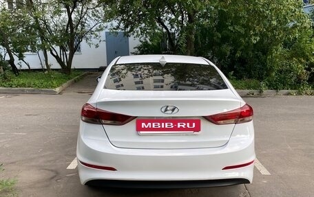 Hyundai Elantra VI рестайлинг, 2018 год, 1 250 000 рублей, 4 фотография