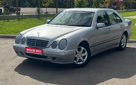 Mercedes-Benz E-Класс, 2001 год, 810 000 рублей, 1 фотография