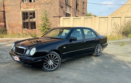 Mercedes-Benz E-Класс, 1997 год, 280 000 рублей, 1 фотография