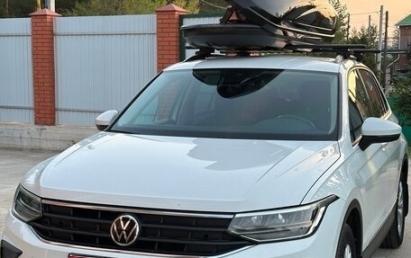 Volkswagen Tiguan II, 2021 год, 2 490 000 рублей, 1 фотография