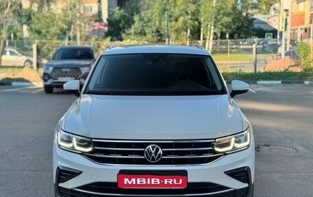 Volkswagen Tiguan II, 2020 год, 3 350 000 рублей, 1 фотография