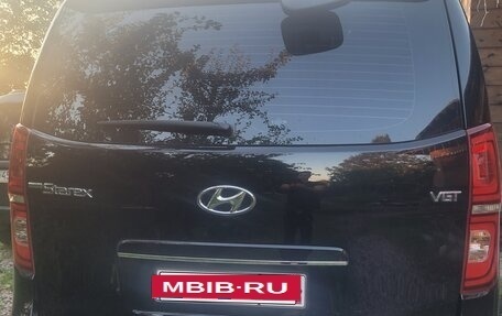 Hyundai Grand Starex Grand Starex I рестайлинг 2, 2019 год, 3 300 000 рублей, 2 фотография