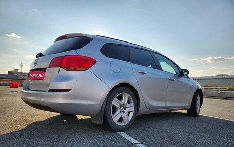 Opel Astra J, 2012 год, 900 000 рублей, 1 фотография