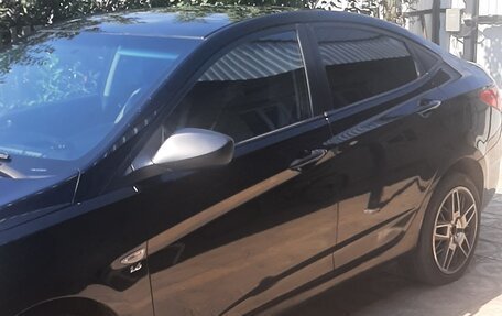Hyundai Solaris II рестайлинг, 2013 год, 690 000 рублей, 3 фотография