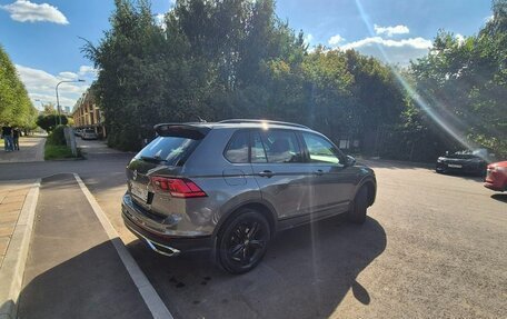 Volkswagen Tiguan II, 2021 год, 2 520 000 рублей, 3 фотография