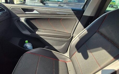 Volkswagen Tiguan II, 2021 год, 2 520 000 рублей, 12 фотография