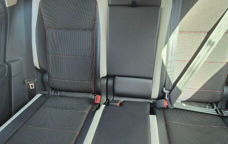 Volkswagen Tiguan II, 2021 год, 2 520 000 рублей, 14 фотография