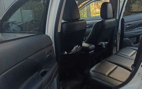 Mitsubishi Outlander III рестайлинг 3, 2012 год, 1 700 000 рублей, 17 фотография