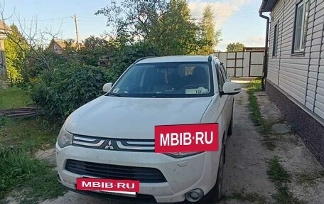 Mitsubishi Outlander III рестайлинг 3, 2012 год, 1 700 000 рублей, 19 фотография