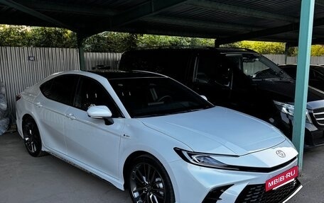 Toyota Camry, 2024 год, 3 750 000 рублей, 2 фотография