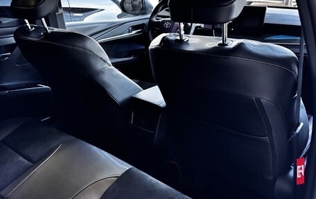 Toyota Camry, 2024 год, 3 750 000 рублей, 4 фотография