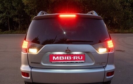 Mitsubishi Outlander III рестайлинг 3, 2010 год, 1 050 000 рублей, 2 фотография