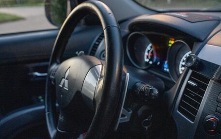 Mitsubishi Outlander III рестайлинг 3, 2010 год, 1 050 000 рублей, 17 фотография