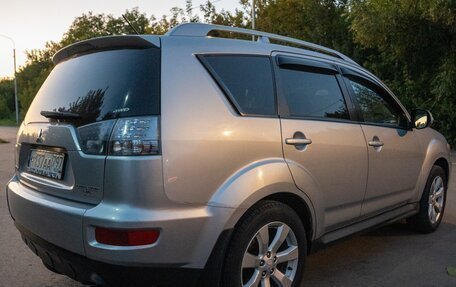 Mitsubishi Outlander III рестайлинг 3, 2010 год, 1 050 000 рублей, 10 фотография