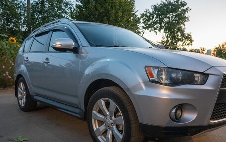 Mitsubishi Outlander III рестайлинг 3, 2010 год, 1 050 000 рублей, 12 фотография